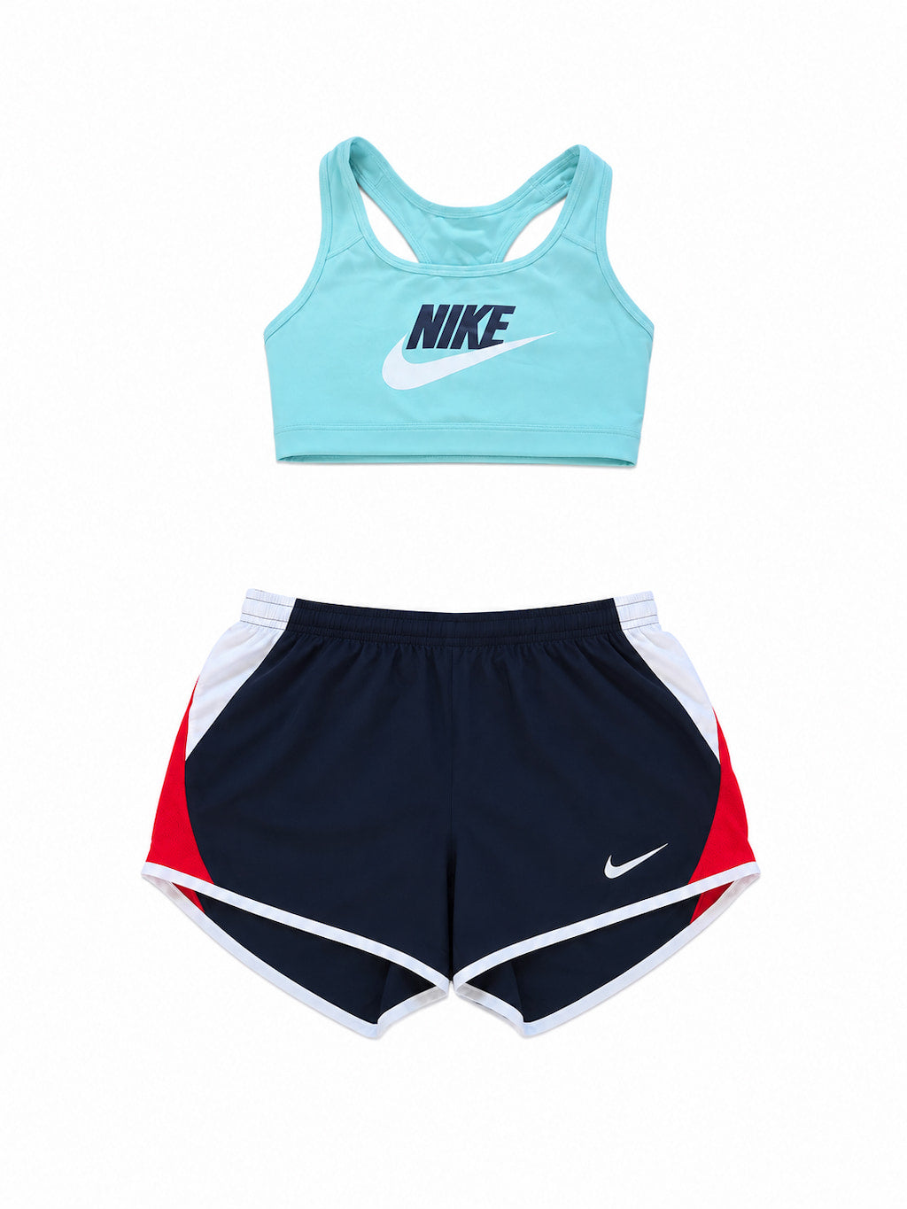 Ensemble Nike sport bleue de seconde main pliés en parfaite condition Grade A pour revendeurs.
