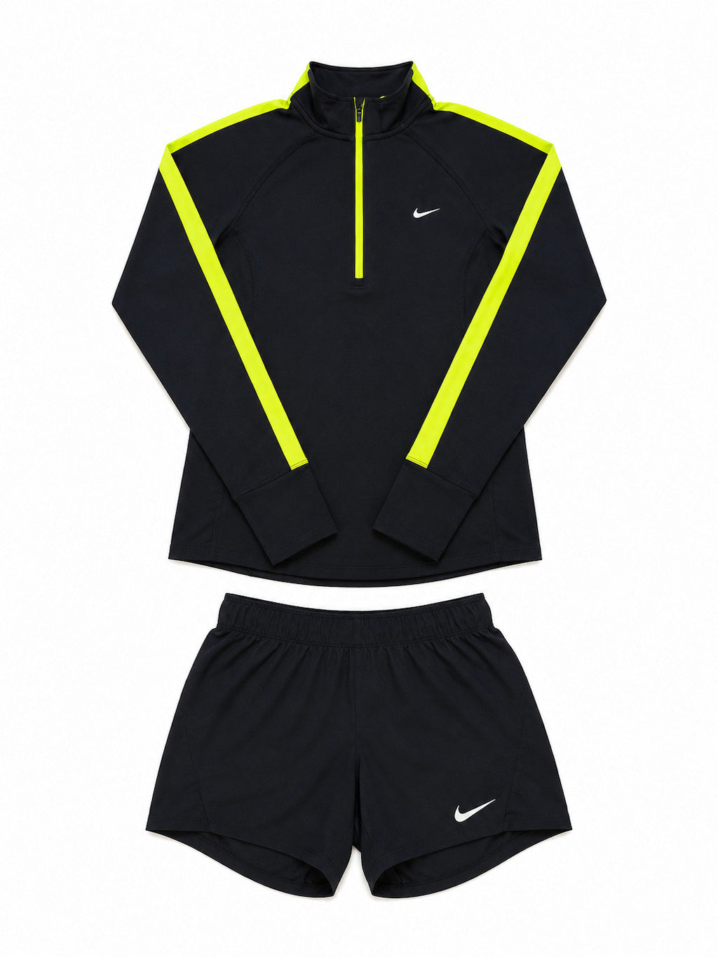 Ensemble Nike sport noir de seconde main pliés en parfaite condition Grade A pour revendeurs.