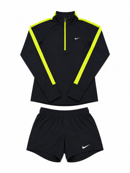 Ensemble Nike sport noir de seconde main pliés en parfaite condition Grade A pour revendeurs.