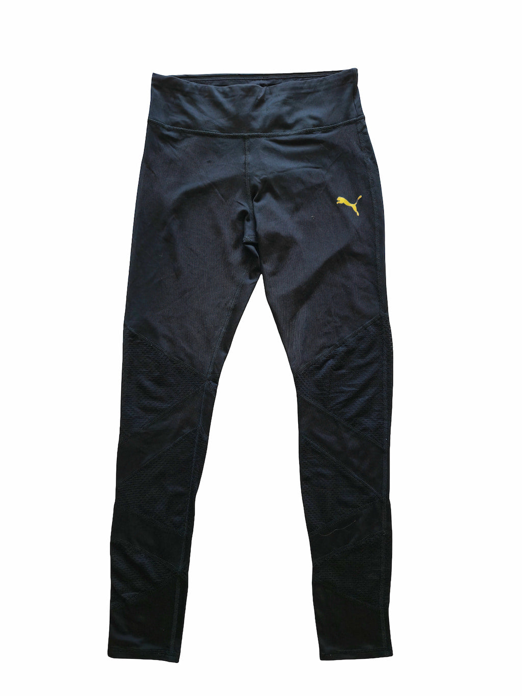 Legging Puma Noir de seconde main plié en Grade B pour l'achat en gros.