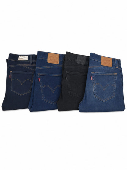 Lot de jeans Levi's de seconde main pliés en parfaite condition Grade A pour revendeurs.