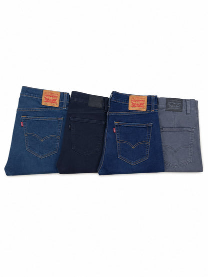 Lot de jeans Levi's de seconde main pliés en parfaite condition Grade A pour revendeurs.