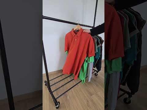 Miniature de la vidéo de présentation d'une box filmée de vêtements d'occasion IRONBALE.